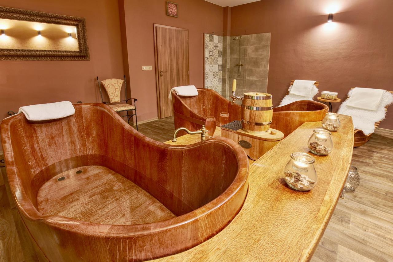 Kyjovsky Pivovar - Hotel, Restaurace, Pivni Lazne Bagian luar foto