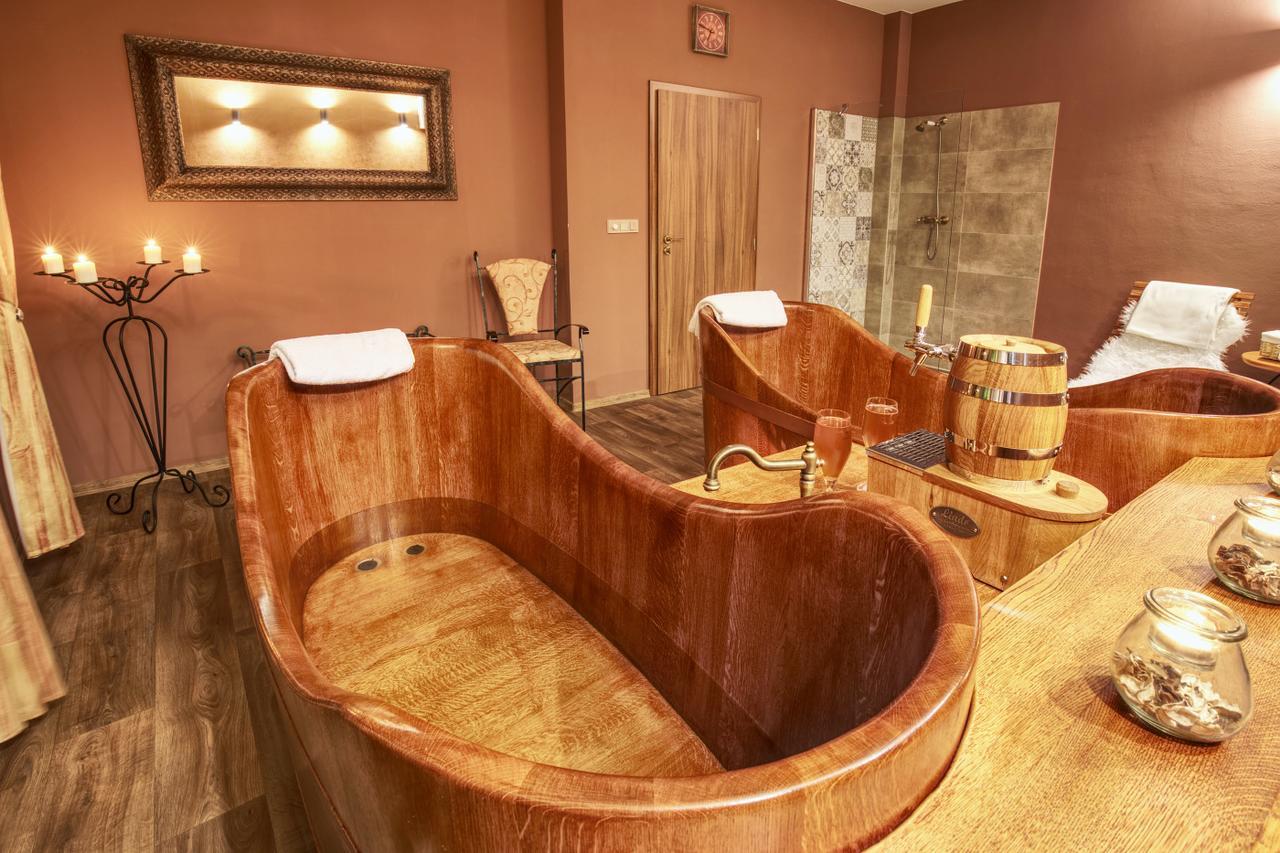 Kyjovsky Pivovar - Hotel, Restaurace, Pivni Lazne Bagian luar foto
